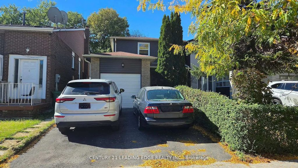 6 Plum Brook Crescent Main & 2nd Flr, Toronto E07
