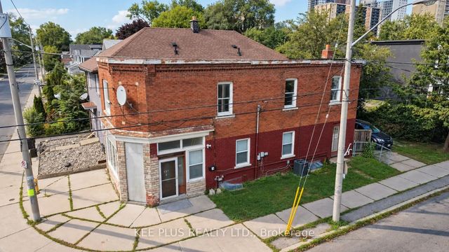 131 Chisholm Avenue 1, Toronto E03