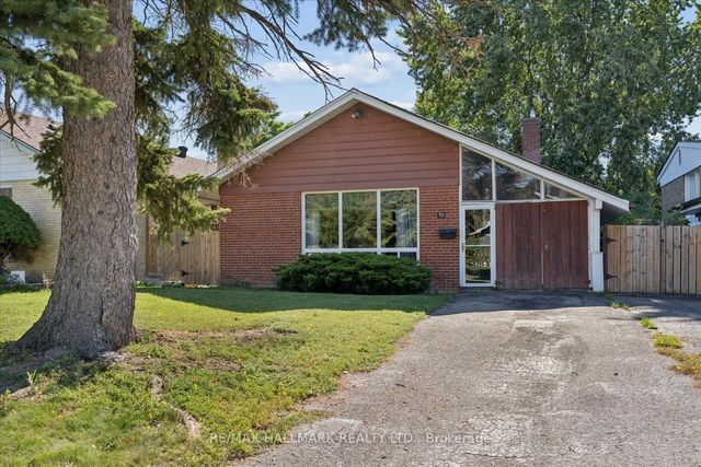 73 Deerfield Road, Toronto E09