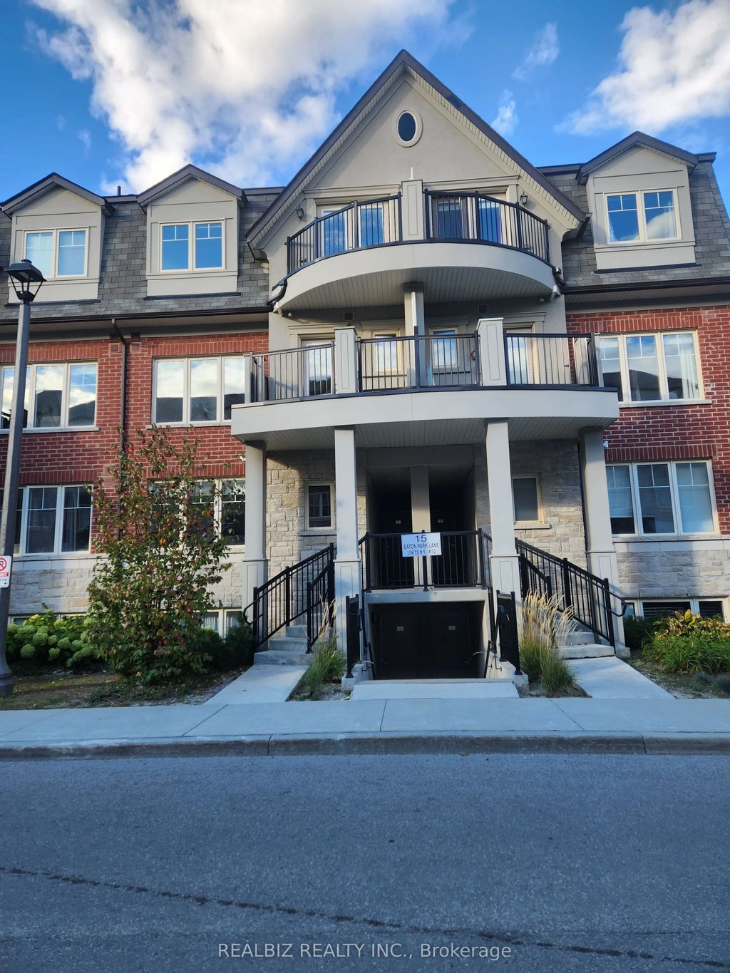 15 Eaton Park Lane 27, Toronto E05