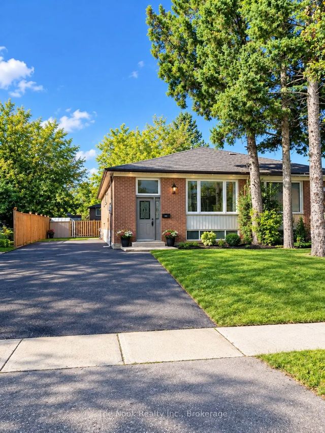 210 Dovedale Drive Upper, Whitby