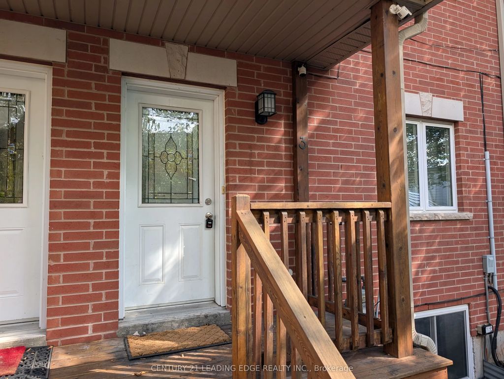 736 Kingston Road 3, Toronto E02