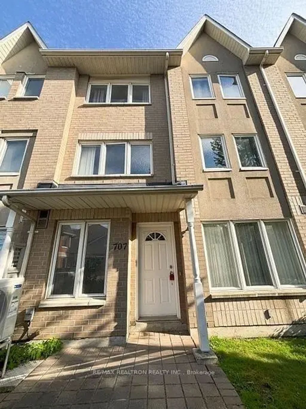 29 Rosebank Drive 707, Toronto E11