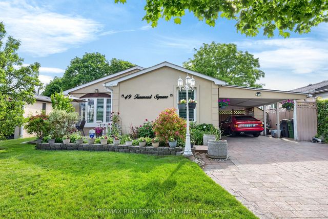 49 Tunmead Square, Toronto E11