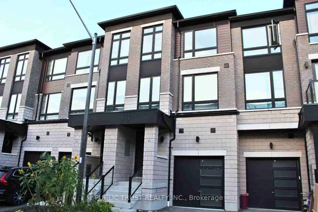 45 Lake Trail Way, Whitby