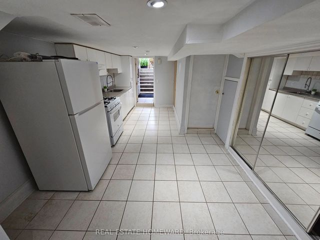 19 Keystone Avenue Lower Level, Toronto E02