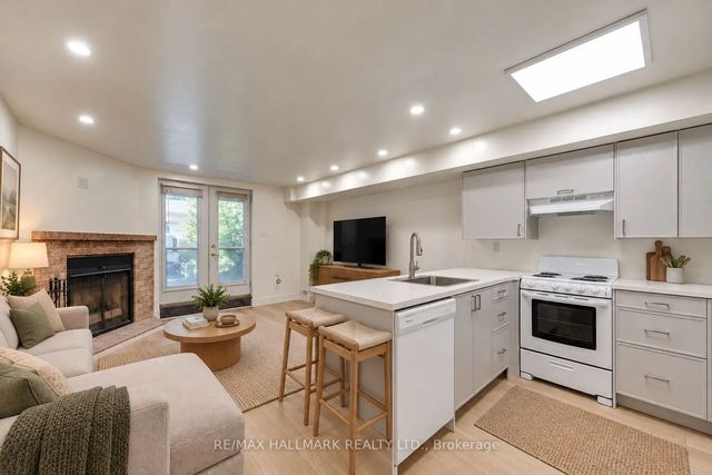 8 Empire Avenue Lower Unit, Toronto E01