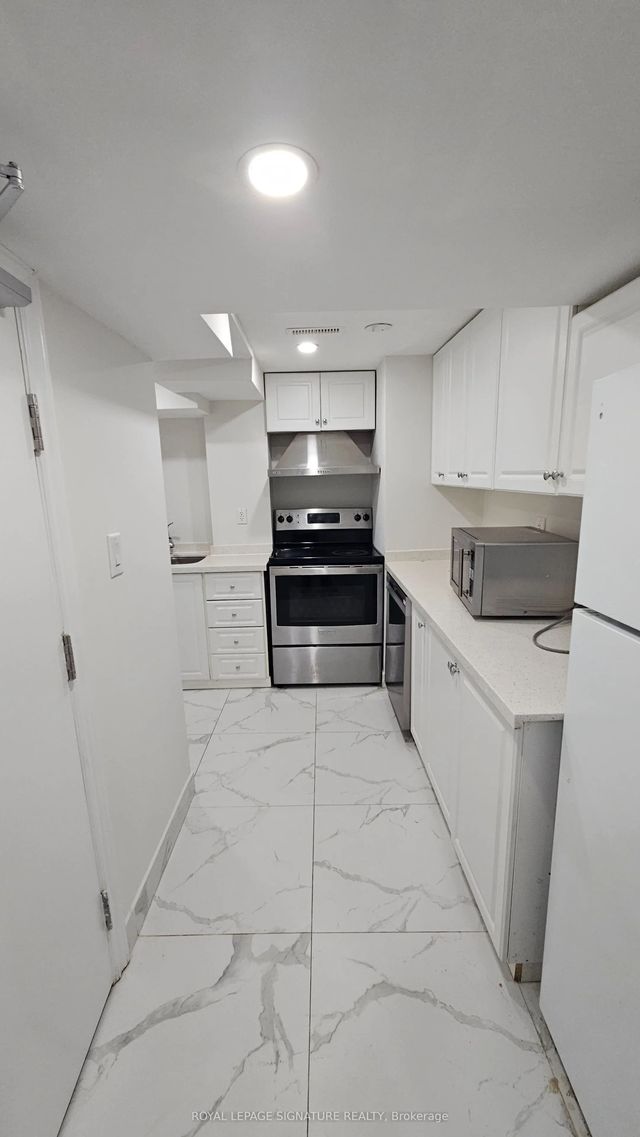 772 Scarborough Golf Club Road Lower, Toronto E09