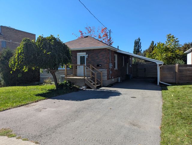 56 Liberty Street S, Clarington