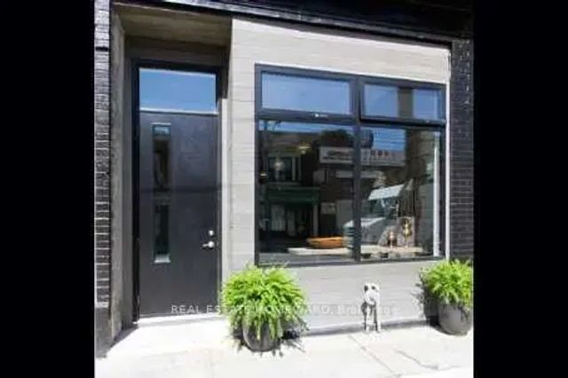 726 Gerrard Street E Main, Toronto E01