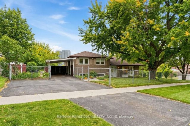 1 Rosegrove Place, Toronto E07