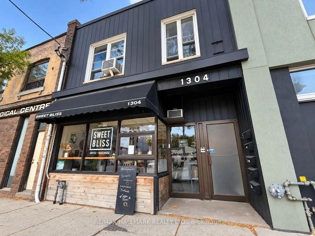 1304 Queen Street E, Toronto E01