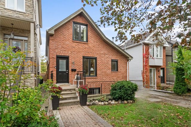 87 Rhodes Avenue, Toronto E01