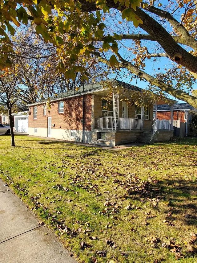 2 Tardree Place Main, Toronto E04