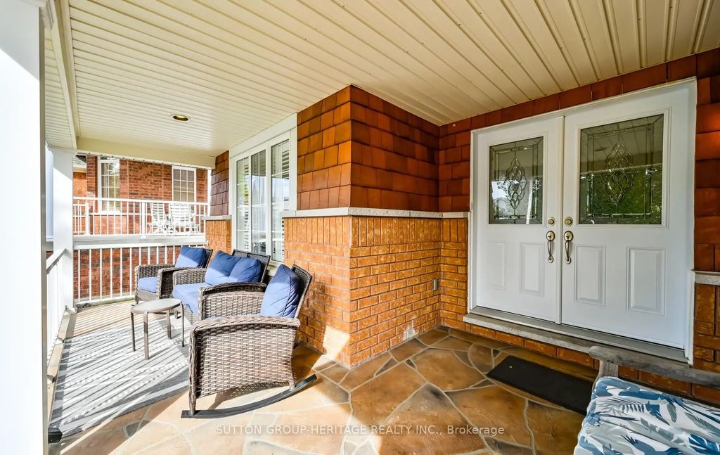 Icon Empty Nester 35 Kimberly Drive, Whitby Property Listing: MLS® #E14097676