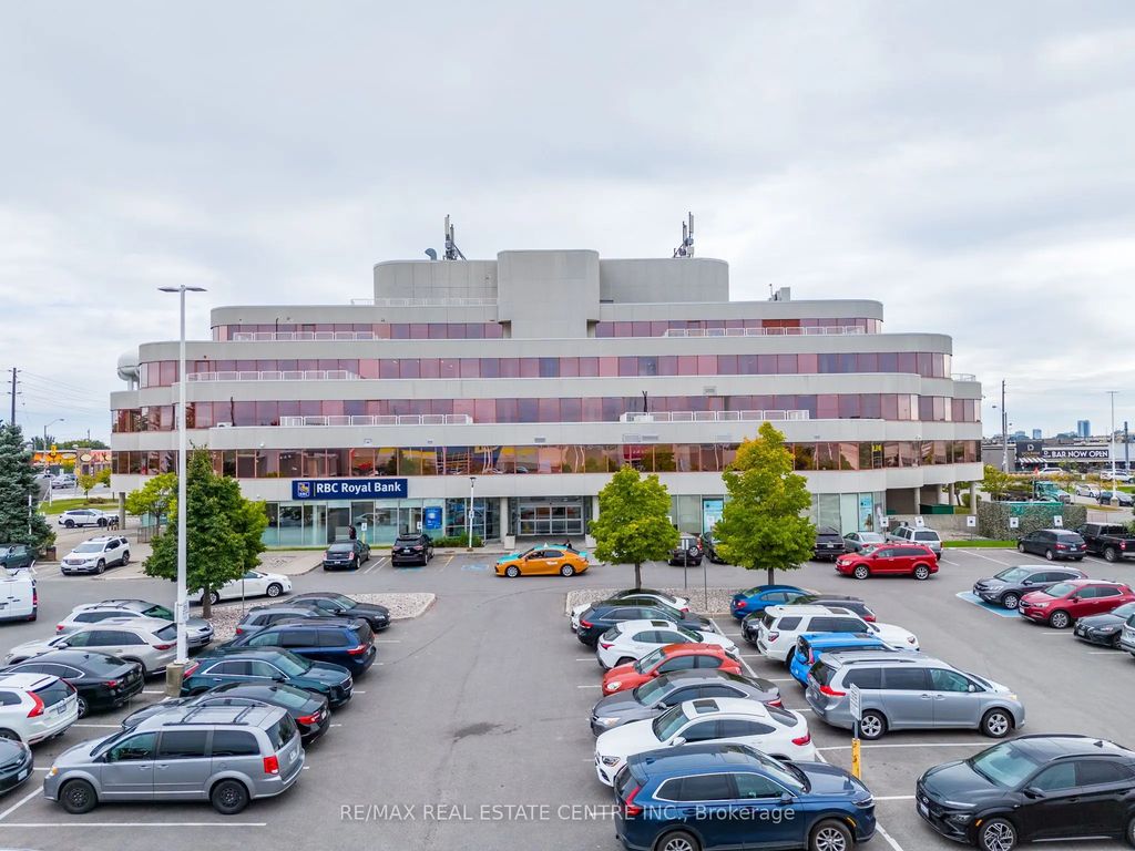 1940 Eglinton Avenue E #5, Toronto E04
