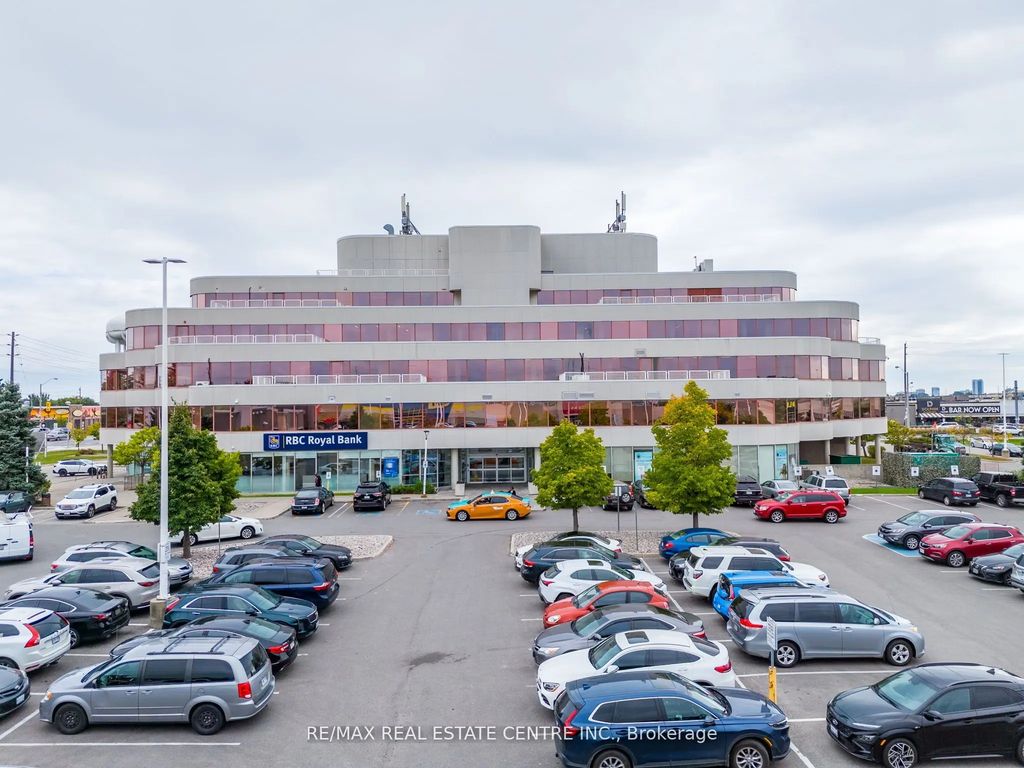 1940 Eglinton Avenue E #7, Toronto E04