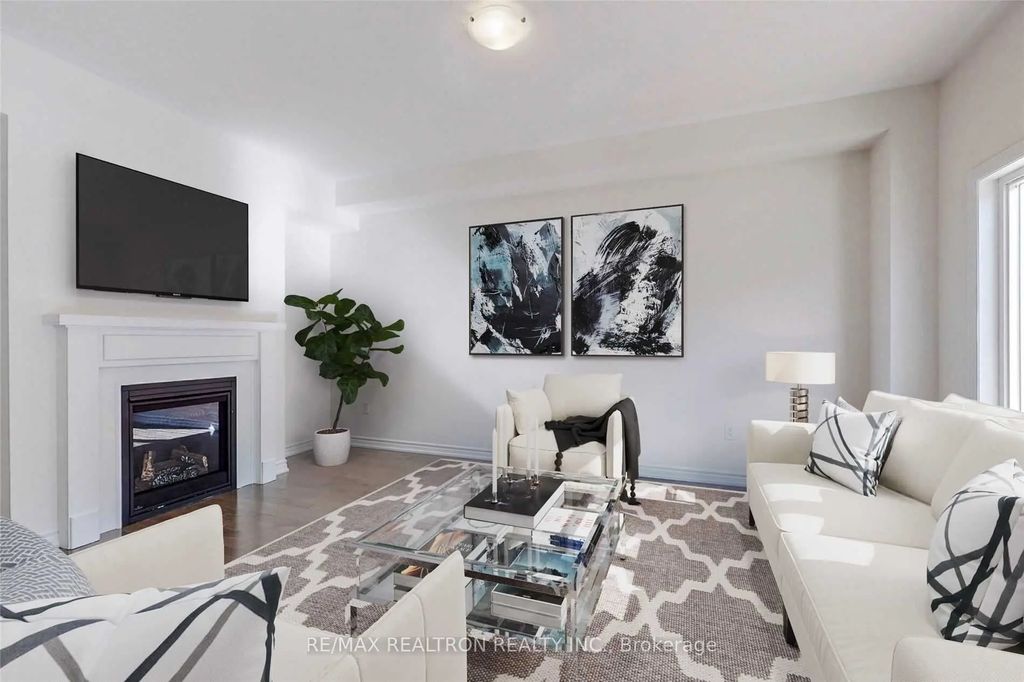 376 Danny Wheeler Boulevard, Georgina