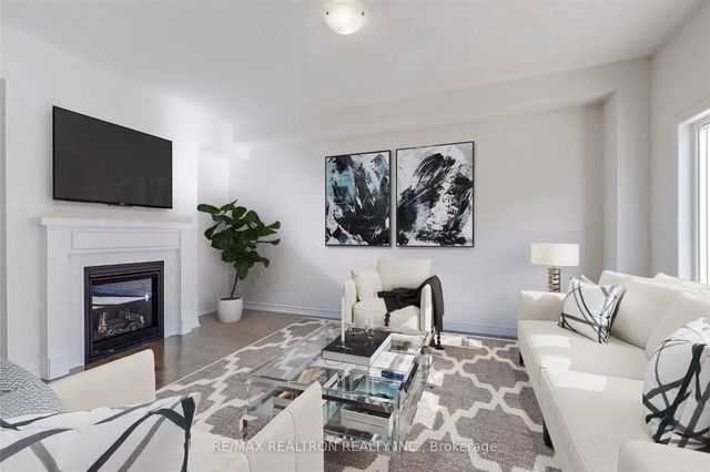 376 Danny Wheeler Boulevard, Georgina