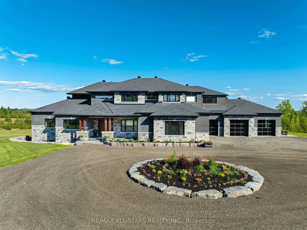 6374 Smith Boulevard, Georgina