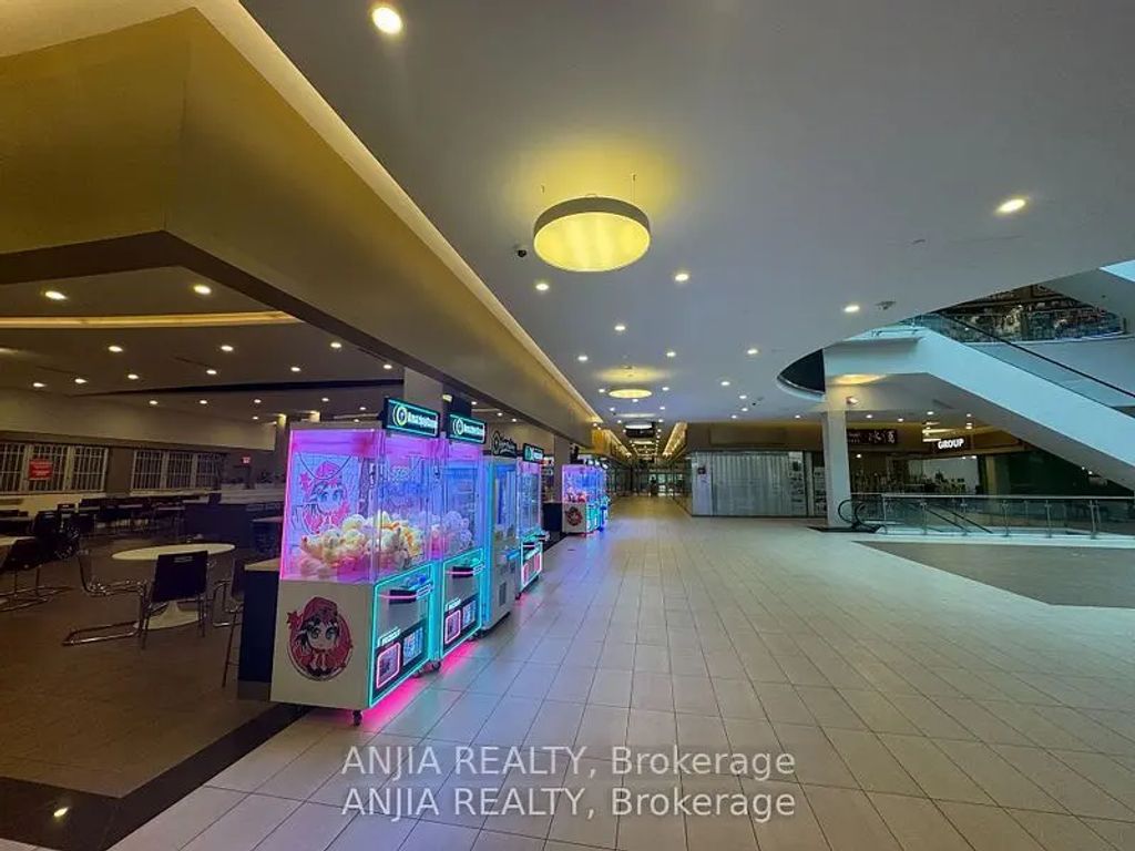 9390 Woodbine Avenue 1d30, Markham