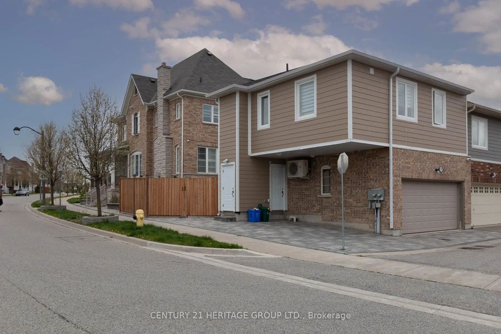 107 Lawrence Pilkington Avenue, Markham