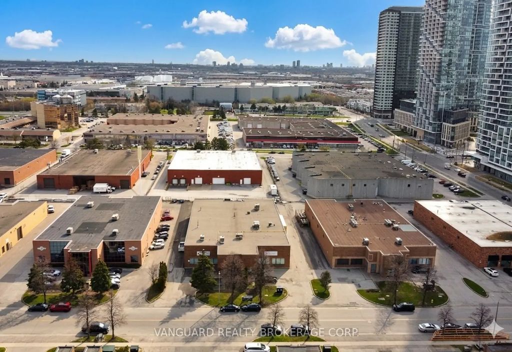 41 Buttermill Avenue A, Vaughan
