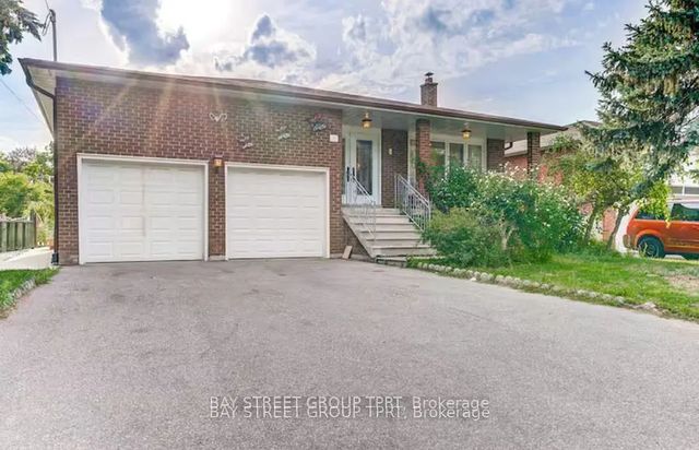 8 Kersey Crescent, Richmond Hill