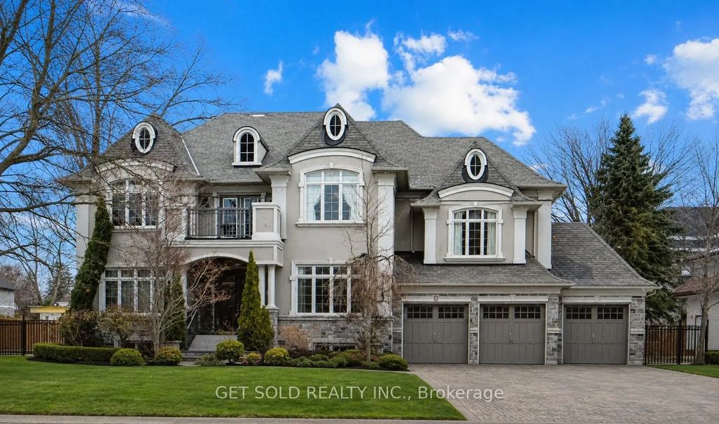 8 Thornhill Avenue, Vaughan