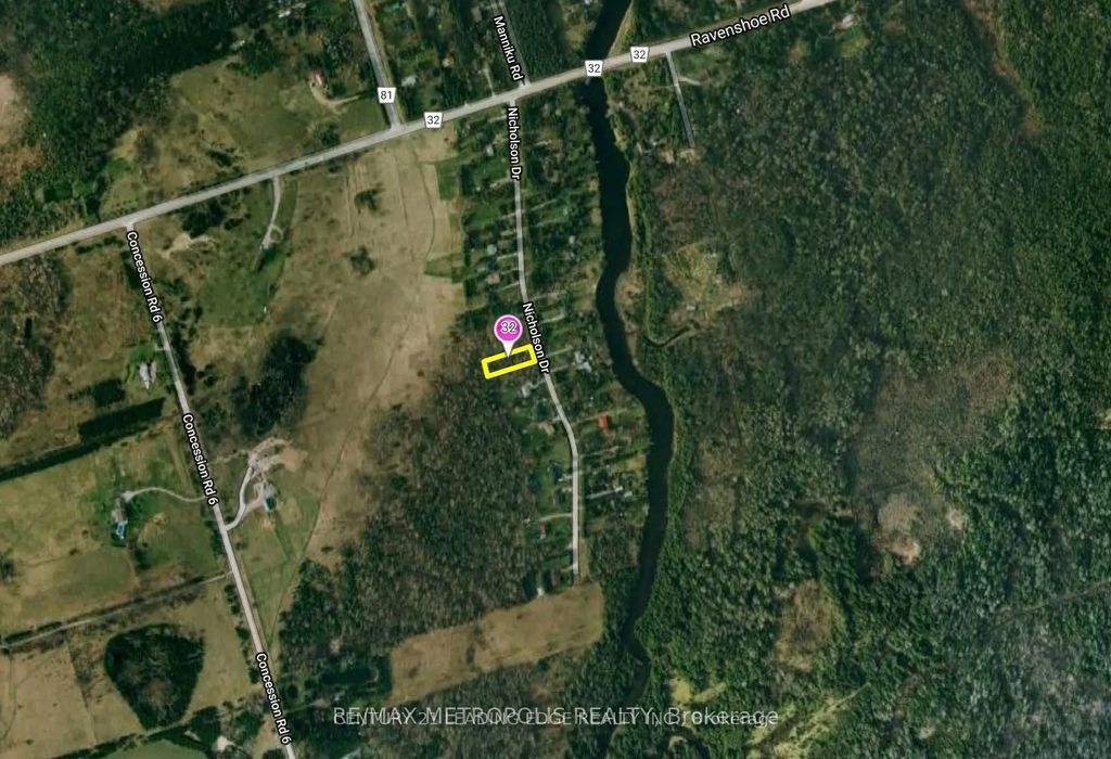 32 Nicholson Drive, Uxbridge