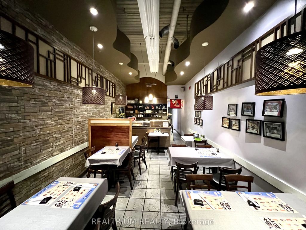 7010 Warden Avenue 38, Markham