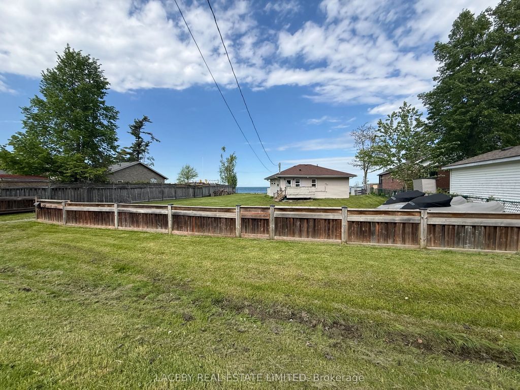 2571 Leonard Street, Innisfil