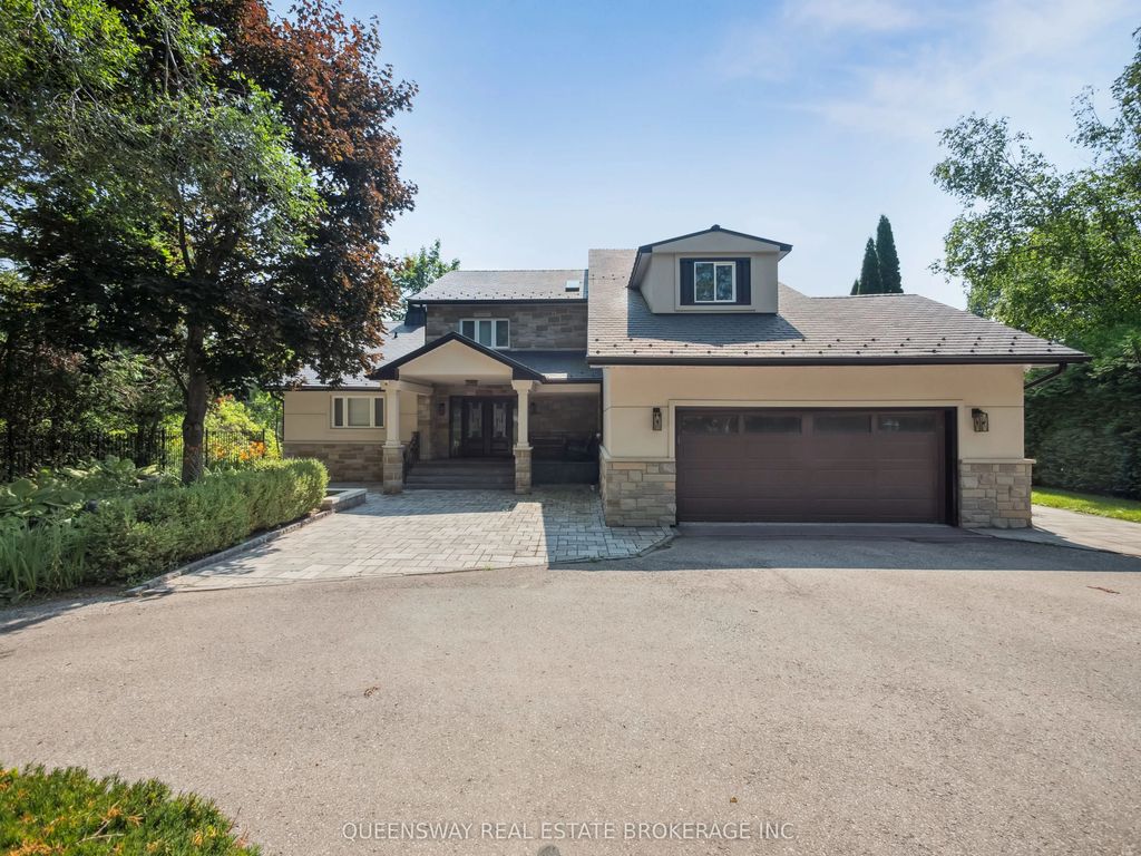 109 Woodriver Bend, Georgina