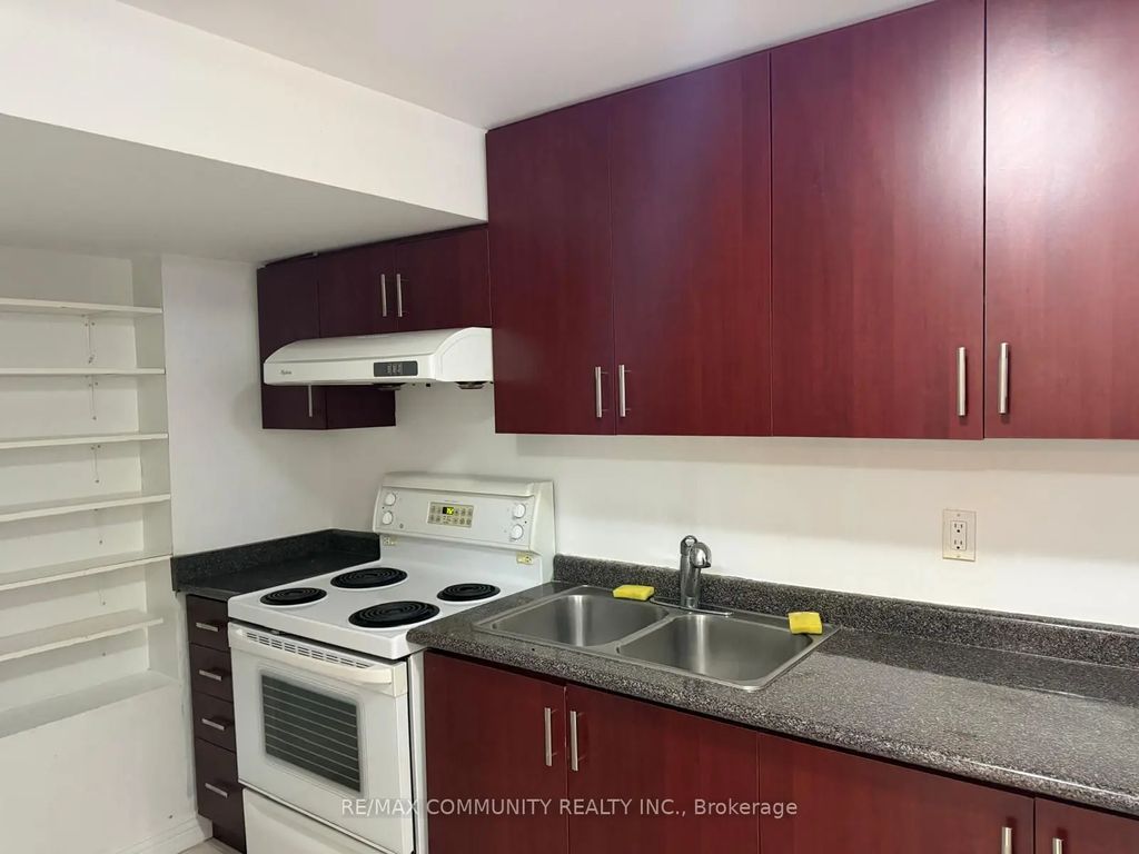 8 Terry Fox Street, Markham
