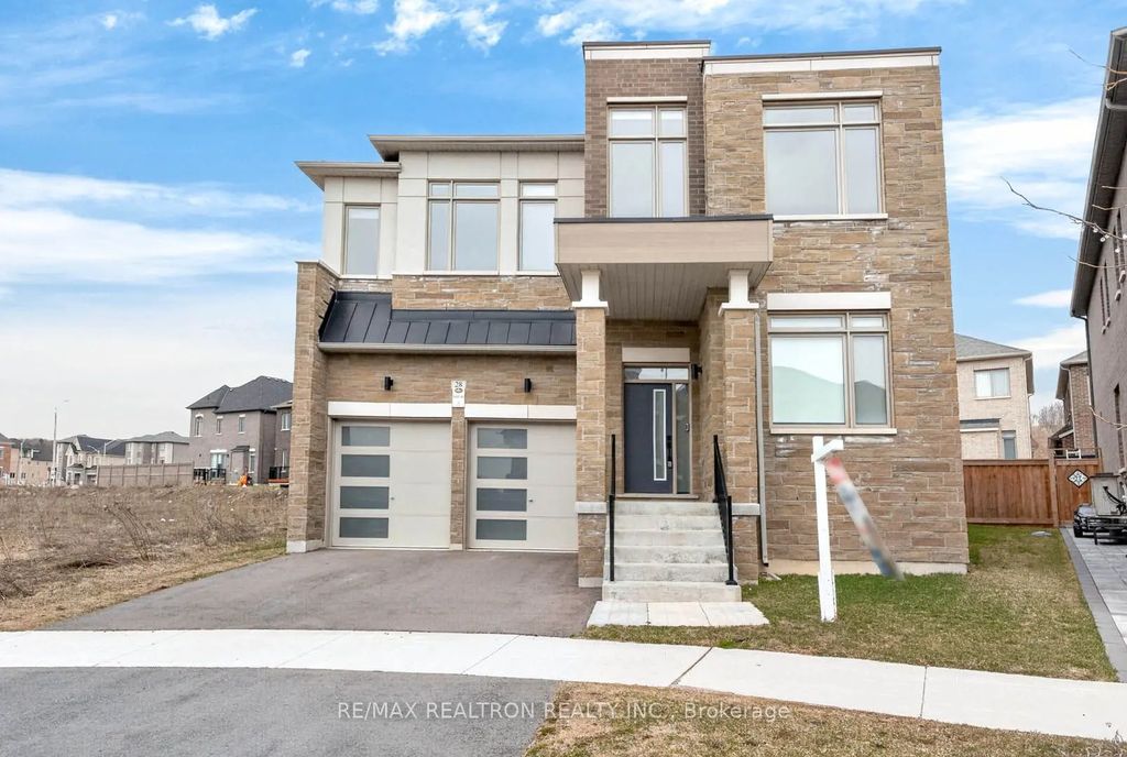 28 Tipp Drive, Richmond Hill