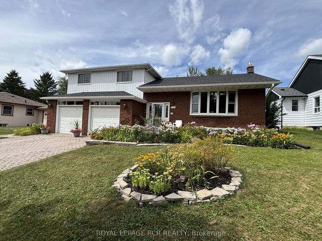 1049 Elgin Street, Newmarket