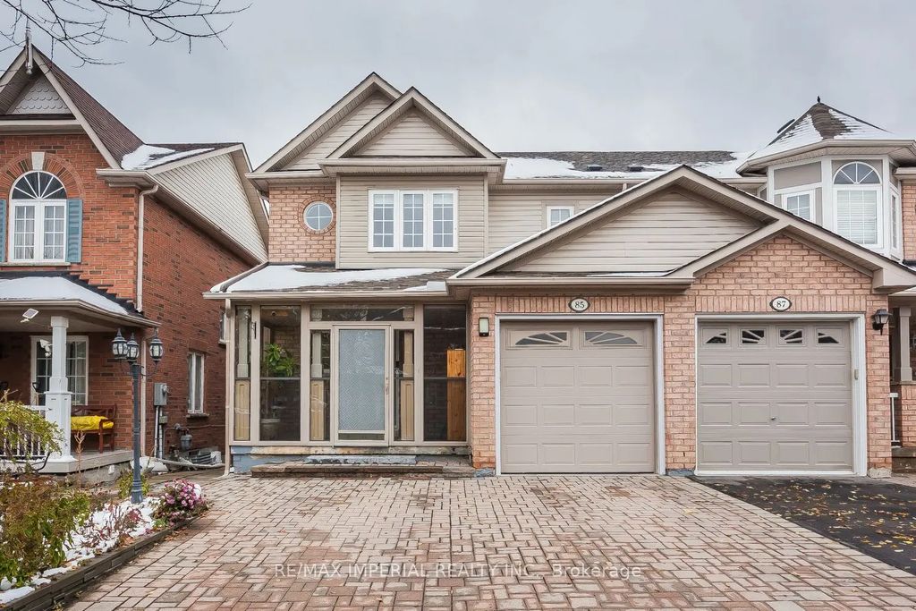 85 Ne Maple Ridge Crescent E, Markham