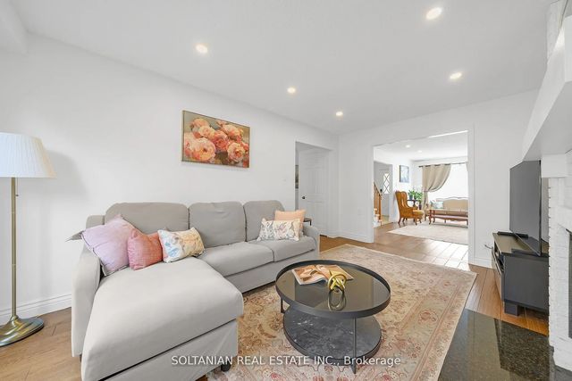 54 Braeburn Drive, Markham