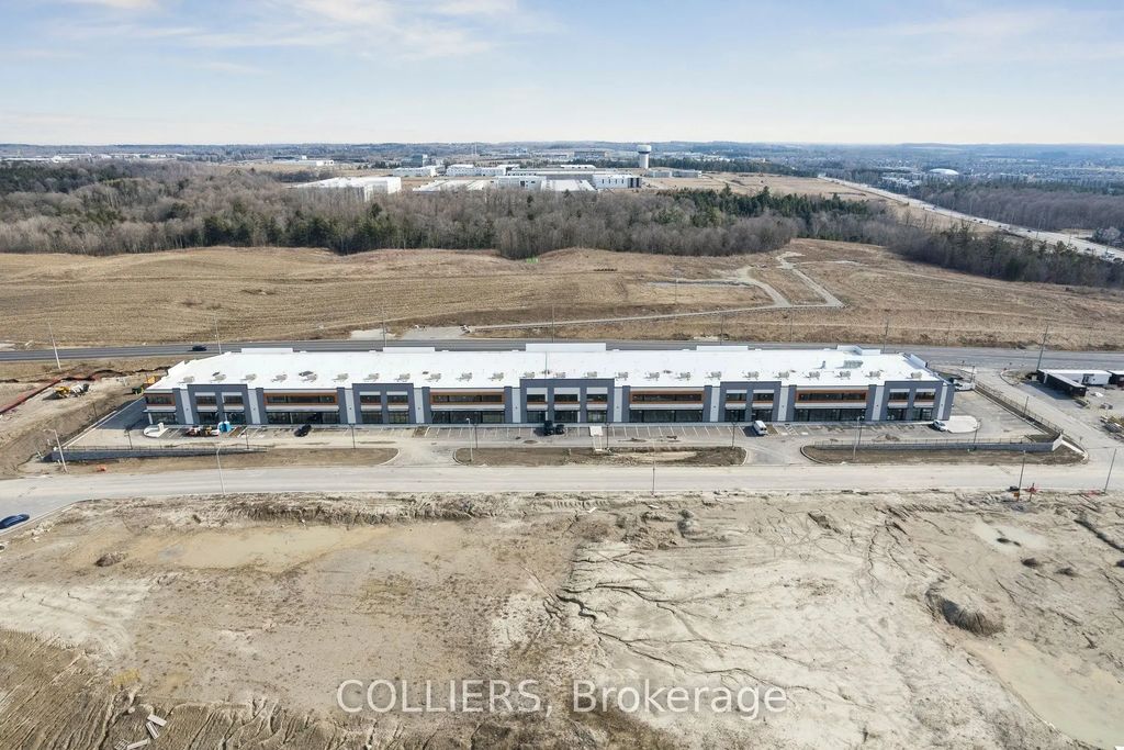 175 Melvin Robson Avenue 14, Aurora