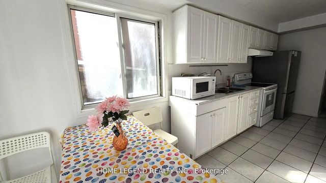 3 Merry Brook Lane 202, Markham
