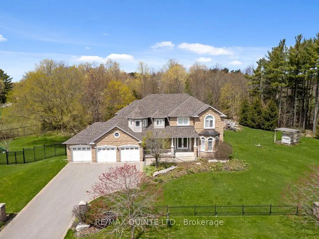2 Treeview Avenue, Whitchurch-Stouffville