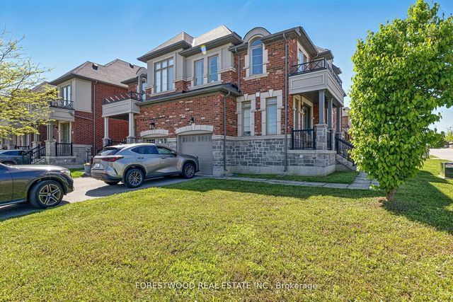634 Sweetwater Crescent, Newmarket
