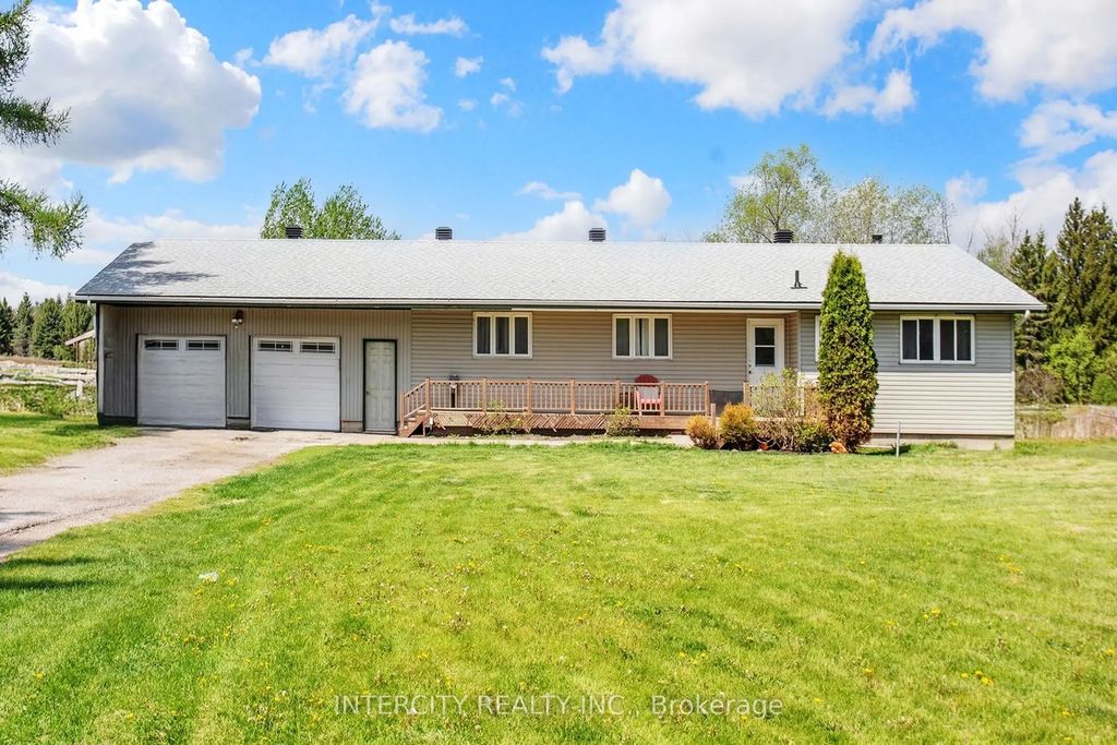 2076 15th Side Road, New Tecumseth