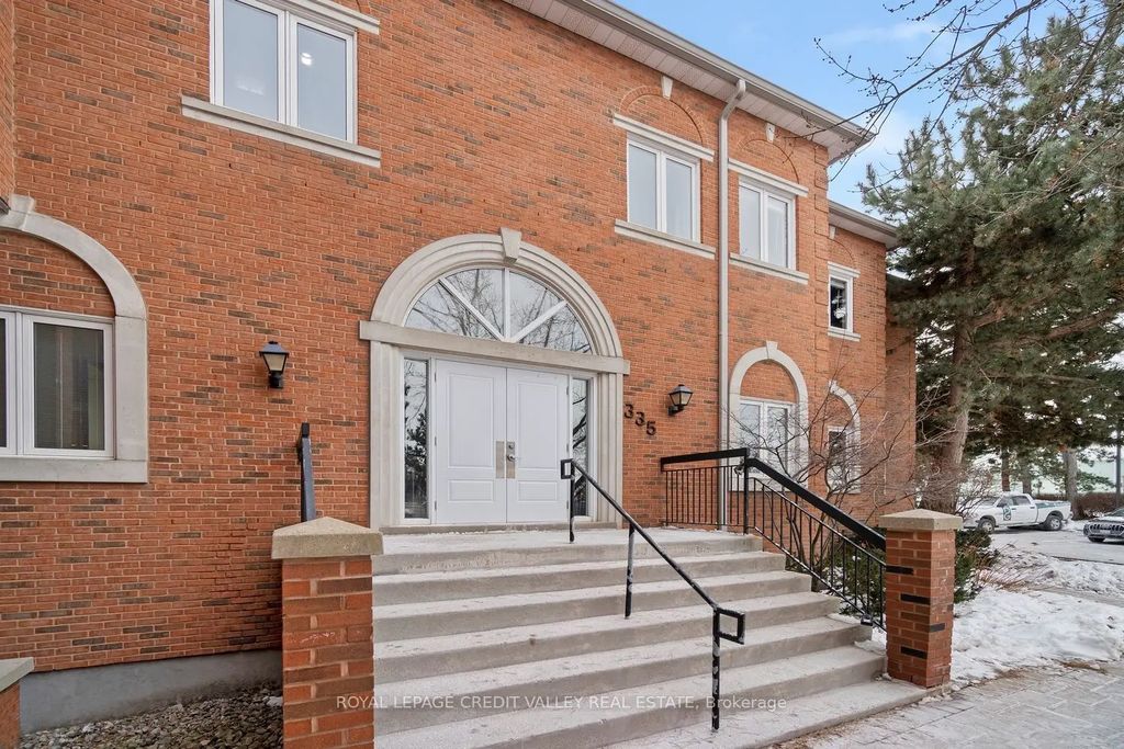 335 Renfrew Drive 201, Markham