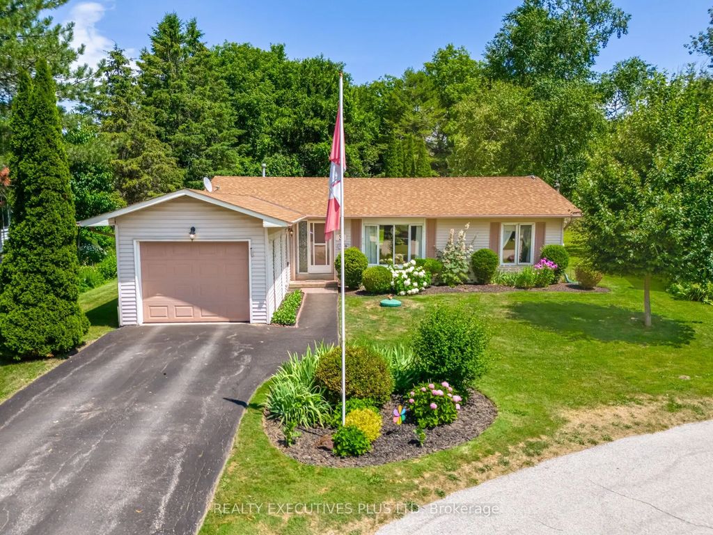 3 Pineview Court, New Tecumseth