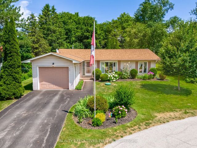 3 Pineview Court, New Tecumseth