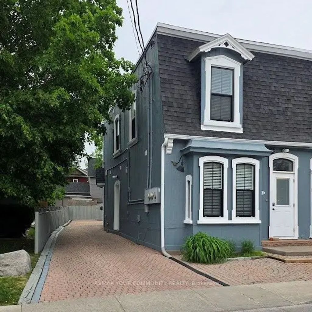 10 Centre Street, Markham
