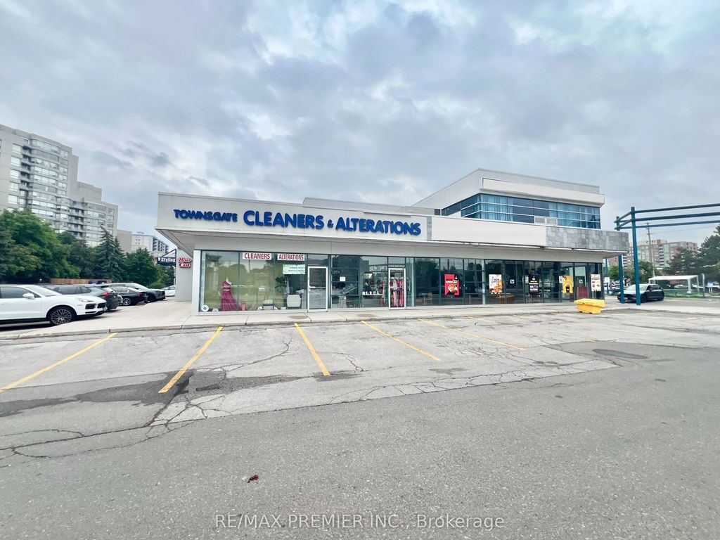 7077 Bathurst Street 7, Vaughan