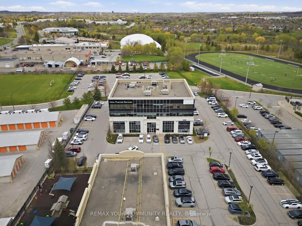 230 Wellington Street E, Aurora