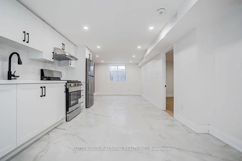 176 Cherrywood Drive, Newmarket